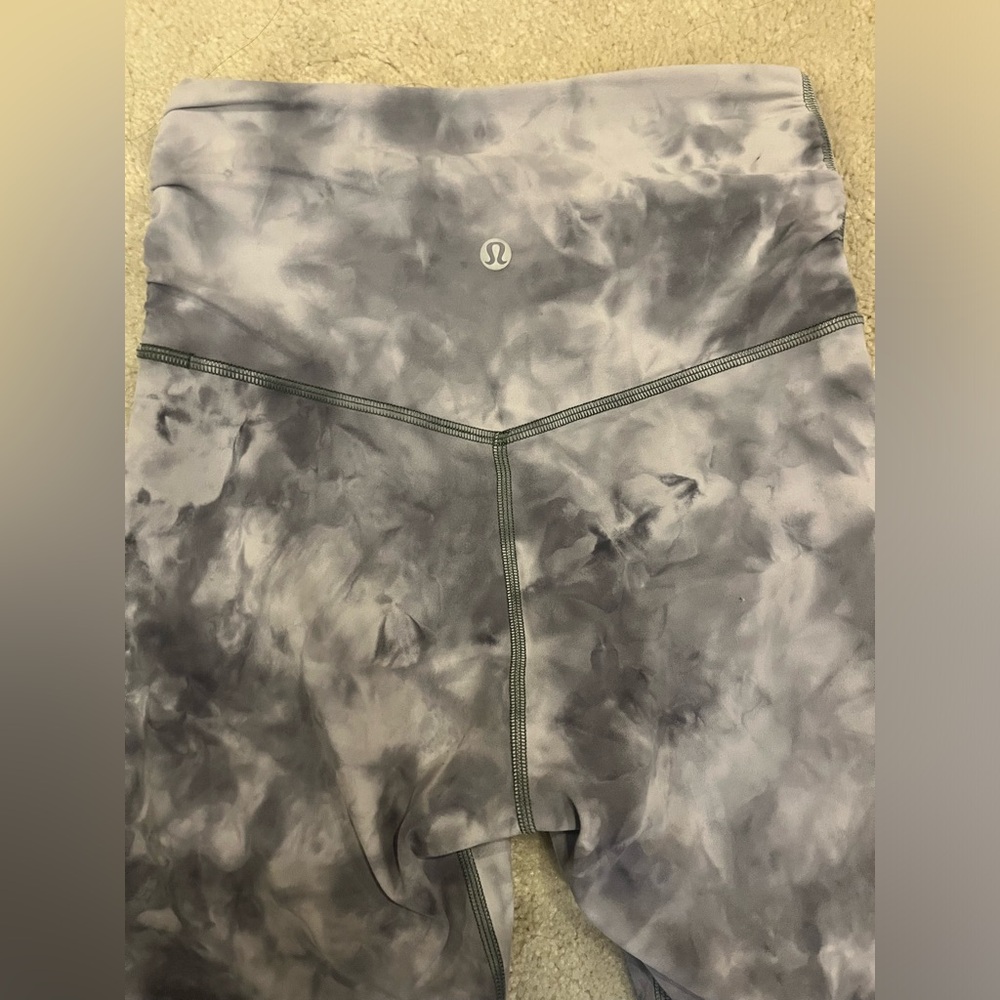 Lululemon capri pants size 4